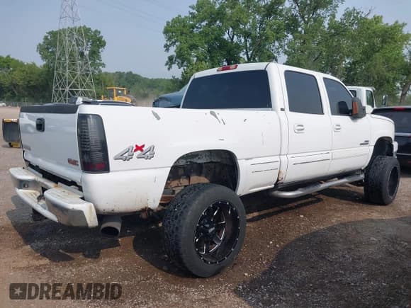 ✅ 2006 Chevrolet Silverado 2500HD LT3 • VIN: 1GCHK23D06F160988 • Лот: 42415980. Опубликован ранее на IAAI с пробегом 306 451 миль. Бесплатный доступ к архиву аукционных продаж из США и подробный отчёт об истории автомобиля на DreamBid. Изображение 4.