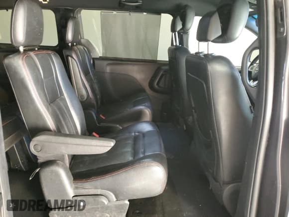 ✅ 2017 Dodge Grand Caravan GT • VIN: 2C4RDGEG3HR593672 • Lot: 91264455. Wystawiony na Copart z przebiegiem 225 185 mil. Bezpłatny archiwum sprzedaży aukcyjnych z USA i szczegółowy raport historii pojazdu na DreamBid. Zdjęcie 11.