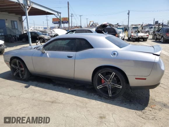 ✅ 2015 Dodge Challenger SXT Plus • VIN: 2C3CDZBG9FH912456 • Lot: 63134664. Wystawiony na Copart z przebiegiem 118 950 mil. Bezpłatny archiwum sprzedaży aukcyjnych z USA i szczegółowy raport historii pojazdu na DreamBid. Zdjęcie 2.