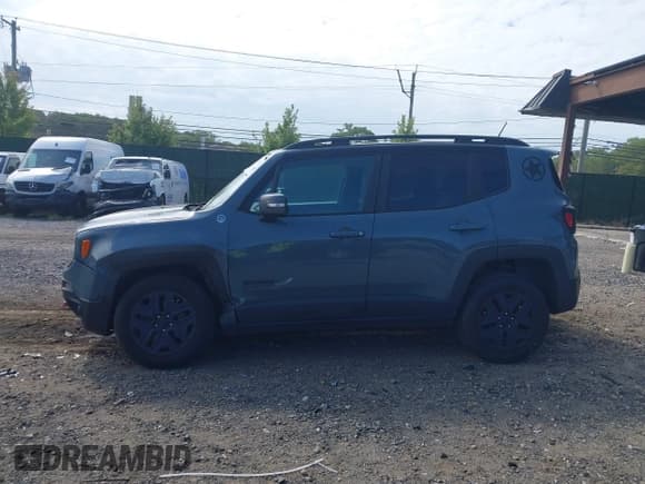✅ 2017 Jeep Renegade Trailhawk • VIN: ZACCJBCBXHPE82940 • Lot: 43192840. Listed on IAAI with 112,820 mi. Free auction sales archive from the USA and detailed vehicle history report at DreamBid. Image 14.