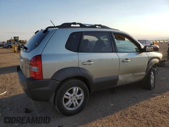 2007 Hyundai Tucson SE с VIN KM8JN72D57U564322, выставлен на аукционе Copart как лот 69548935 с пробегом 139 413 миль миль и Списание • Salvage title. История ставок и продаж доступна на DreamBid. Изображение 3.