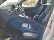 ✅ 2016 Porsche Macan S • VIN: WP1AB2A55GLB53484 • Lot: 92941505. Wystawiony na Copart z przebiegiem 30 856 mil. Bezpłatny archiwum sprzedaży aukcyjnych z USA i szczegółowy raport historii pojazdu na DreamBid. Zdjęcie 7.