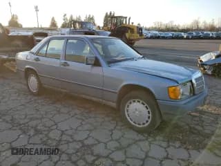✅ 1986 Mercedes-Benz 190 E • VIN: WDBDA24D8GF205157 • Lot: 50260585. Wystawiony na Copart z przebiegiem 164 329 mil. Bezpłatny archiwum sprzedaży aukcyjnych z USA i szczegółowy raport historii pojazdu na DreamBid. Zdjęcie 4.