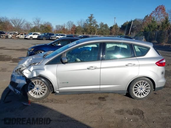 ✅ 2014 Ford C-Max SE • VIN: 1FADP5AU9EL521693 • Lot: 43742166. Wystawiony na IAAI z przebiegiem 136 435 mil. Bezpłatny archiwum sprzedaży aukcyjnych z USA i szczegółowy raport historii pojazdu na DreamBid. Zdjęcie 14.