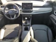 ✅ 2025 Jeep Compass Limited • VIN: 3C4NJDCN0ST507780 • Lot: 91915705. Wystawiony na Copart z przebiegiem 26 658 mil. Bezpłatny archiwum sprzedaży aukcyjnych z USA i szczegółowy raport historii pojazdu na DreamBid. Zdjęcie 8.