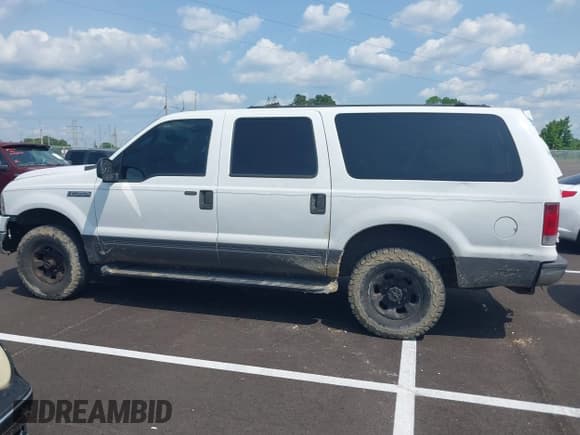 ✅ 2005 Ford Excursion Special Serv • VIN: 1FMNU41S75EB14178 • Lot: 42396277. Wystawiony na IAAI z przebiegiem 349 628 mil. Bezpłatny archiwum sprzedaży aukcyjnych z USA i szczegółowy raport historii pojazdu na DreamBid. Zdjęcie 14.