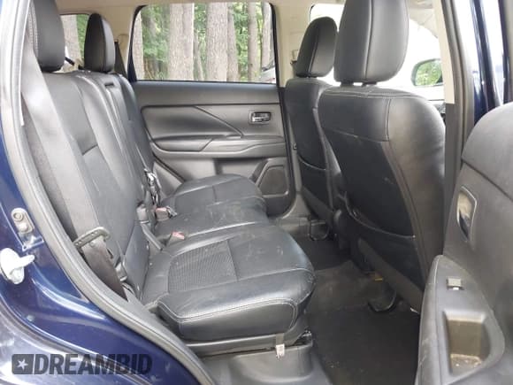 ✅ 2016 Mitsubishi Outlander SE • VIN: JA4AZ3A33GZ005634 • Lot: 42720729. Wystawiony na IAAI z przebiegiem 116 409 mil. Bezpłatny archiwum sprzedaży aukcyjnych z USA i szczegółowy raport historii pojazdu na DreamBid. Zdjęcie 8.