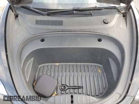 ✅ 2023 Tesla Model 3 • VIN: 5YJ3E1EA3PF451263 • Lot: 91381045. Wystawiony na Copart z przebiegiem 50 408 mil. Bezpłatny archiwum sprzedaży aukcyjnych z USA i szczegółowy raport historii pojazdu na DreamBid. Zdjęcie 11.