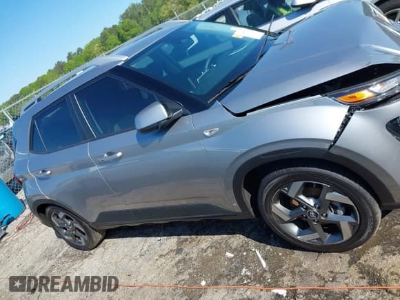 ✅ 2024 Hyundai Venue SEL • VIN: KMHRC8A30RU317543 • Lot: 41978170. Listed on IAAI with 10,372 mi. Free auction sales archive from the USA and detailed vehicle history report at DreamBid. Image 13.