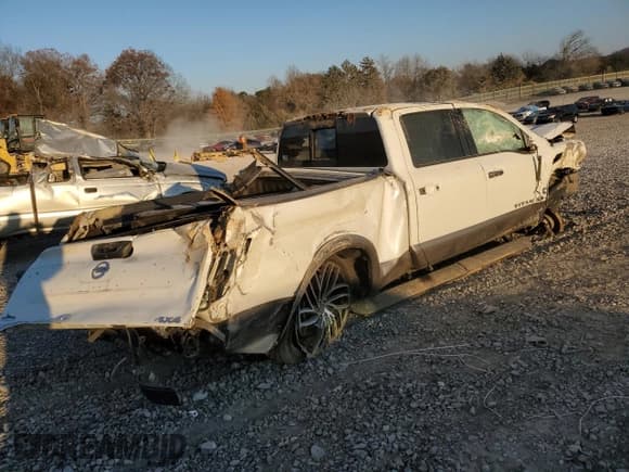 ✅ 2019 Nissan Titan SL • VIN: 1N6BA1F49KN521727 • Lot: 83343434. Wystawiony na Copart z przebiegiem Nie podano. Bezpłatny archiwum sprzedaży aukcyjnych z USA i szczegółowy raport historii pojazdu na DreamBid. Zdjęcie 3.