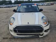 ✅ 2017 MINI Hardtop Cooper • VIN: WMWXP5C54H3C63908 • Lot: 81085915. Listed on Copart with 108,622 mi. Free auction sales archive from the USA and detailed vehicle history report at DreamBid. Image 5.