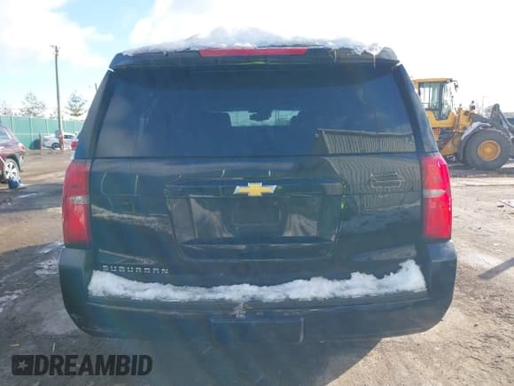✅ 2016 Chevrolet Suburban LT • VIN: 1GNSKHKC8GR267330 • Lot: 43673856. Wystawiony na IAAI z przebiegiem 192 936 mil. Bezpłatny archiwum sprzedaży aukcyjnych z USA i szczegółowy raport historii pojazdu na DreamBid. Zdjęcie 16.