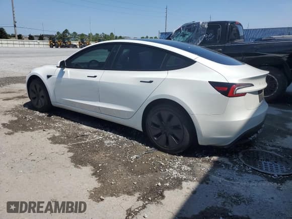 ✅ 2024 Tesla Model 3 • VIN: 5YJ3E1EA8RF862502 • Lot: 58070265. Wystawiony na Copart z przebiegiem 9 554 mil. Bezpłatny archiwum sprzedaży aukcyjnych z USA i szczegółowy raport historii pojazdu na DreamBid. Zdjęcie 2.