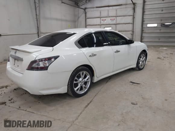 ✅ 2013 Nissan Maxima SV • VIN: 1N4AA5AP4DC846913 • Lot: 43571379. Listed on IAAI with 104,171 mi. Free auction sales archive from the USA and detailed vehicle history report at DreamBid. Image 4.
