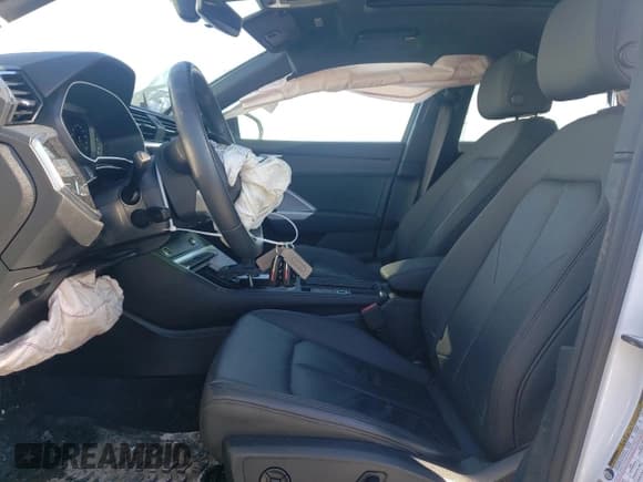 ✅ 2023 Audi Q3 Premium • VIN: WA1AECF35P1146207 • Lot: 44538695. Listed on Copart with 33,990 mi. Free auction sales archive from the USA and detailed vehicle history report at DreamBid. Image 7.