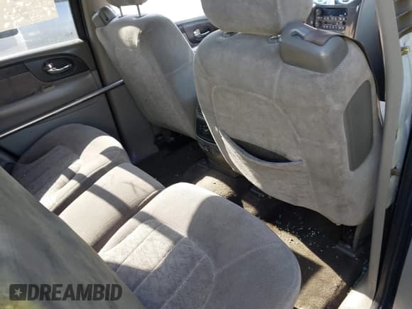 ✅ 2003 GMC Envoy SLE • VIN: 1GKDS13S732134354 • Lot: 41305506. Listed on IAAI with 221,733 mi. Free auction sales archive from the USA and detailed vehicle history report at DreamBid. Image 8.