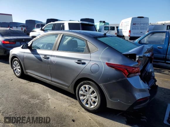 ✅ 2018 Hyundai Accent SE • VIN: 3KPC24A33JE018279 • Лот: 43837395. Опубликован ранее на Copart с пробегом 96 526 миль. Бесплатный доступ к архиву аукционных продаж из США и подробный отчёт об истории автомобиля на DreamBid. Изображение 2.