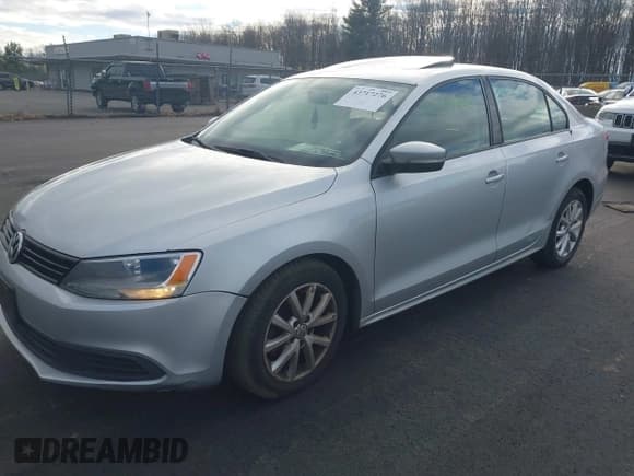 ✅ 2011 Volkswagen Jetta SE • VIN: 3VWDZ7AJ0BM359174 • Lot: 43717276. Listed on IAAI with 138,874 mi. Free auction sales archive from the USA and detailed vehicle history report at DreamBid. Image 17.