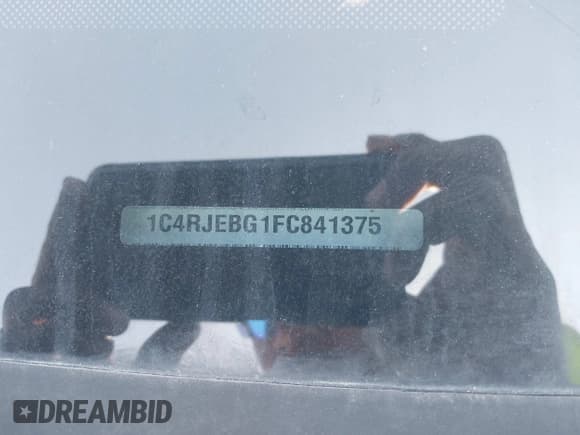 ✅ 2015 Jeep Grand Cherokee Limited • VIN: 1C4RJEBG1FC841375 • Lot: 43271510. Listed on IAAI with 179,856 mi. Free auction sales archive from the USA and detailed vehicle history report at DreamBid. Image 9.