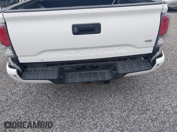 ✅ 2021 Toyota Tacoma SR • VIN: 3TYCZ5AN6MT009299 • Lot: 42871455. Listed on IAAI with 39,366 mi. Free auction sales archive from the USA and detailed vehicle history report at DreamBid. Image 6.