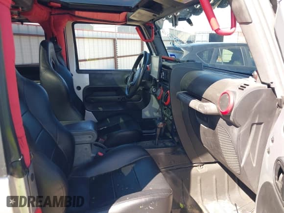 ✅ 2008 Jeep Wrangler Rubicon • VIN: 1J4GA641X8L645907 • Lot: 43597344. Listed on IAAI with 116,566 mi. Free auction sales archive from the USA and detailed vehicle history report at DreamBid. Image 5.