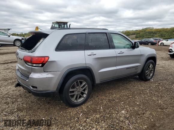 ✅ 2016 Jeep Grand Cherokee Laredo • VIN: 1C4RJFAG5GC470312 • Lot: 87428065. Listed on Copart with 113,741 mi. Free auction sales archive from the USA and detailed vehicle history report at DreamBid. Image 3.