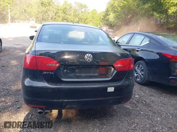 ✅ 2012 Volkswagen Jetta S • VIN: 3VW2K7AJ2CM358072 • Lot: 42406237. Wystawiony na IAAI z przebiegiem 76 797 mil. Bezpłatny archiwum sprzedaży aukcyjnych z USA i szczegółowy raport historii pojazdu na DreamBid. Zdjęcie 16.