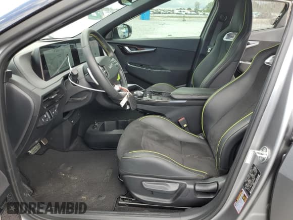 ✅ 2023 Kia EV6 GT • VIN: KNDC5DLE3P5133460 • Лот: 83805055. Опубликован ранее на Copart с пробегом 13 701 миль. Бесплатный доступ к архиву аукционных продаж из США и подробный отчёт об истории автомобиля на DreamBid. Изображение 7.