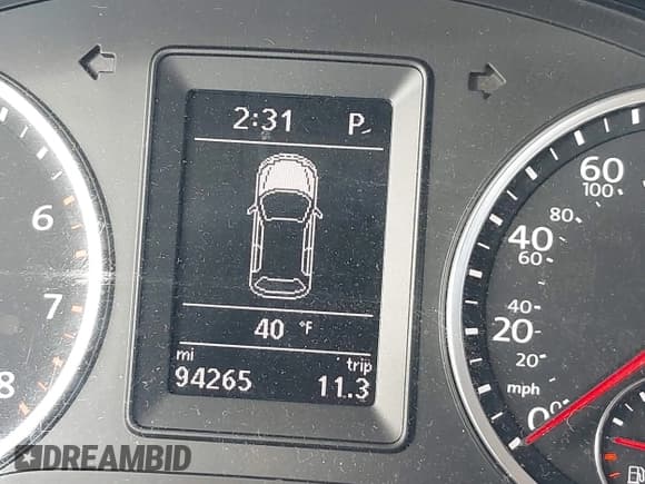 ✅ 2017 Volkswagen Tiguan S • VIN: WVGBV7AX7HK000183 • Lot: 43803104. Wystawiony na IAAI z przebiegiem 94 265 mil. Bezpłatny archiwum sprzedaży aukcyjnych z USA i szczegółowy raport historii pojazdu na DreamBid. Zdjęcie 15.