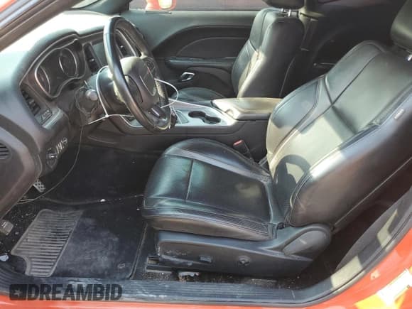 ✅ 2019 Dodge Challenger SXT • VIN: 2C3CDZAG3KH611192 • Lot: 64849844. Wystawiony na Copart z przebiegiem 57 231 mil. Bezpłatny archiwum sprzedaży aukcyjnych z USA i szczegółowy raport historii pojazdu na DreamBid. Zdjęcie 7.