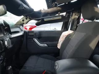 ✅ 2011 Jeep Wrangler Rubicon • VIN: 1J4HA6D14BL534538 • Лот: 43740792. Опубликован ранее на IAAI с пробегом Не указан. Бесплатный доступ к архиву аукционных продаж из США и подробный отчёт об истории автомобиля на DreamBid. Изображение 5.