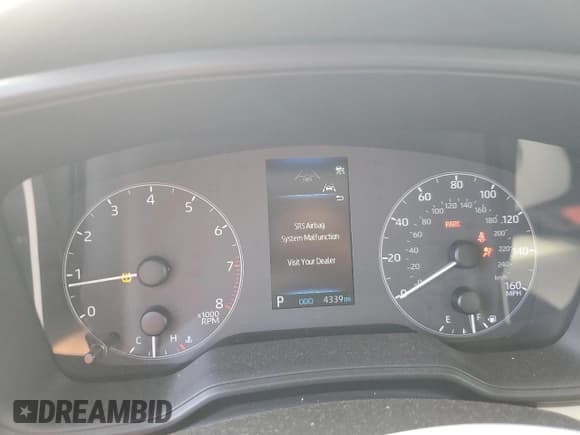 ✅ 2025 Toyota Corolla LE • VIN: 5YFB4MDE9SP296008 • Lot: 82098135. Wystawiony na Copart z przebiegiem 4 339 mil. Bezpłatny archiwum sprzedaży aukcyjnych z USA i szczegółowy raport historii pojazdu na DreamBid. Zdjęcie 9.