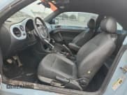 ✅ 2014 Volkswagen Beetle 2.5L • VIN: 3VWHX7AT8EM614523 • Lot: 86302915. Listed on Copart with 118,148 mi. Free auction sales archive from the USA and detailed vehicle history report at DreamBid. Image 7.