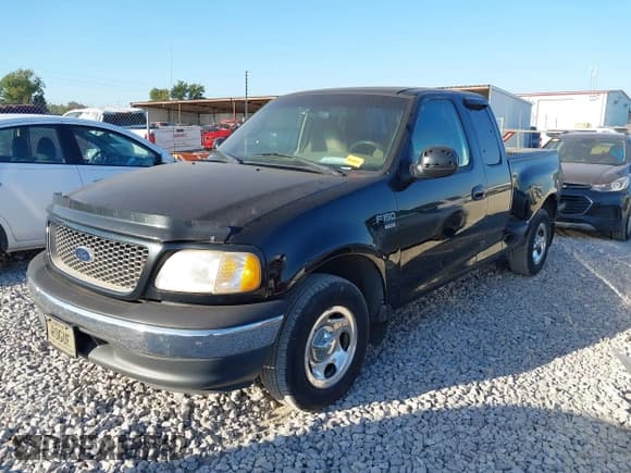 ✅ 2000 Ford F-150 XL • VIN: 1FTRX07L3YKB02525 • Lot: 43419942. Wystawiony na IAAI z przebiegiem 176 484 mil. Bezpłatny archiwum sprzedaży aukcyjnych z USA i szczegółowy raport historii pojazdu na DreamBid. Zdjęcie 14.