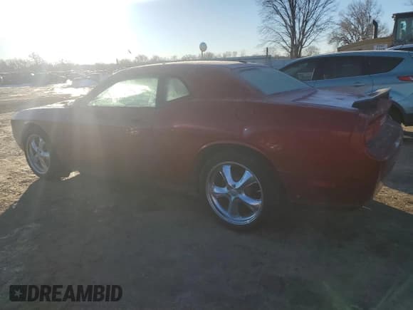 ✅ 2010 Dodge Challenger SE • VIN: 2B3CJ4DV1AH199551 • Lot: 88720235. Wystawiony na Copart z przebiegiem 58 664 mil. Bezpłatny archiwum sprzedaży aukcyjnych z USA i szczegółowy raport historii pojazdu na DreamBid. Zdjęcie 2.