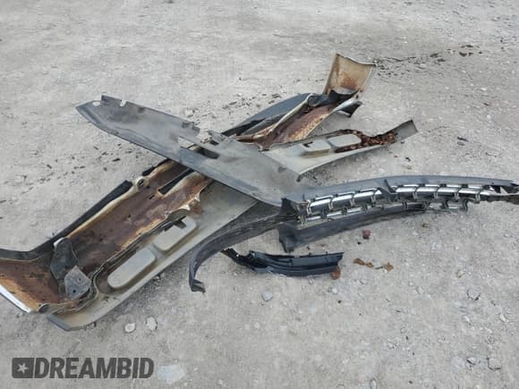 ✅ 2001 Chevrolet Silverado 1500 LS • VIN: 2GCEC19T011175127 • Лот: 79551354. Опубликован ранее на Copart с пробегом 212 429 миль. Бесплатный доступ к архиву аукционных продаж из США и подробный отчёт об истории автомобиля на DreamBid. Изображение 14.