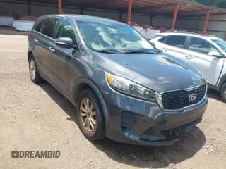 ✅ 2019 Kia Sorento LX • VIN: 5XYPG4A34KG445140 • Lot: 42505814. Wystawiony na IAAI z przebiegiem 128 291 mil. Bezpłatny archiwum sprzedaży aukcyjnych z USA i szczegółowy raport historii pojazdu na DreamBid. Zdjęcie 1.