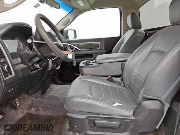 2017 Ram 1500 Tradesman z VIN 3C6JR6DG8HG768716, wystawiony jako Copart lot #80923085 z przebiegiem 154 341 mil mil oraz Czysty tytuł • Clean title. Historia ofert i sprzedaży dostępna na DreamBid. Obrazek 7.