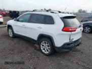 ✅ 2014 Jeep Cherokee Latitude • VIN: 1C4PJLCS5EW321191 • Lot: 43887992. Wystawiony na IAAI z przebiegiem 207 825 mil. Bezpłatny archiwum sprzedaży aukcyjnych z USA i szczegółowy raport historii pojazdu na DreamBid. Zdjęcie 3.
