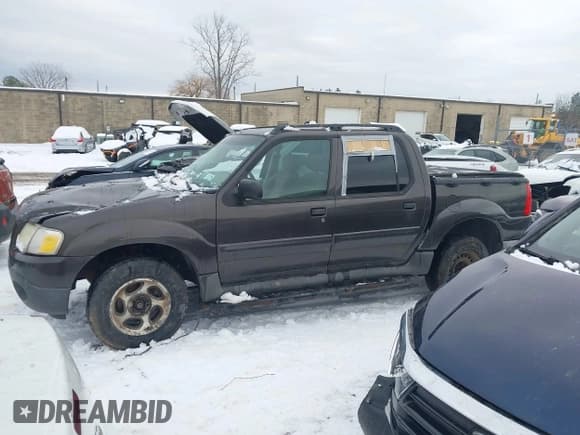 ✅ 2005 Ford Explorer Sport Trac XLS • VIN: 1FMZU67KX5UA71613 • Lot: 43821495. Listed on IAAI with 239,645 mi. Free auction sales archive from the USA and detailed vehicle history report at DreamBid. Image 14.