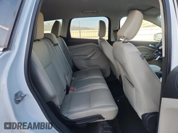 ✅ 2018 Ford Escape SE • VIN: 1FMCU9GD8JUB12808 • Lot: 92107735. Wystawiony na Copart z przebiegiem 85 316 mil. Bezpłatny archiwum sprzedaży aukcyjnych z USA i szczegółowy raport historii pojazdu na DreamBid. Zdjęcie 11.