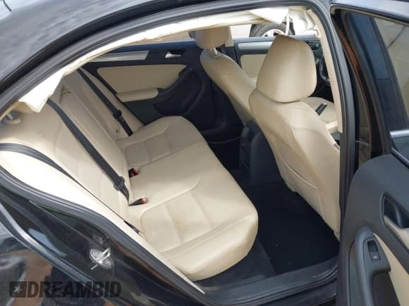 ✅ 2017 Volkswagen Jetta SE • VIN: 3VWB67AJ2HM235965 • Lot: 43074109. Listed on IAAI with 115,974 mi. Free auction sales archive from the USA and detailed vehicle history report at DreamBid. Image 8.