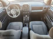 ✅ 2016 Jeep Compass Sport SE • VIN: 1C4NJCBA9GD666352 • Lot: 92598185. Wystawiony na Copart z przebiegiem 139 740 mil. Bezpłatny archiwum sprzedaży aukcyjnych z USA i szczegółowy raport historii pojazdu na DreamBid. Zdjęcie 8.