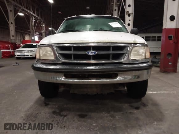 ✅ 2000 Ford F-150 XL • VIN: 2FTPX17Z1YCA91658 • Lot: 43872461. Listed on IAAI with 207,921 mi. Free auction sales archive from the USA and detailed vehicle history report at DreamBid. Image 6.