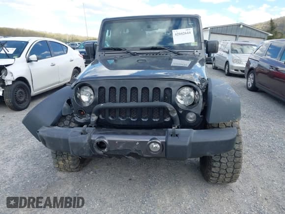 ✅ 2018 Jeep Wrangler Unlimited Sport S • VIN: 1C4HJWDG2JL930461 • Lot: 42042644. Listed on IAAI with 136,530 mi. Free auction sales archive from the USA and detailed vehicle history report at DreamBid. Image 12.