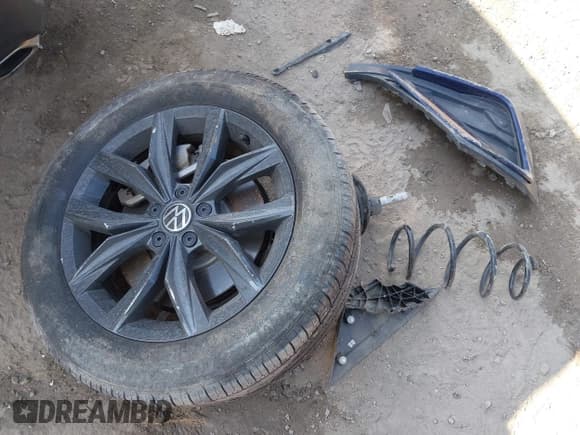 ✅ 2024 Volkswagen Tiguan SE • VIN: 3VVMB7AX0RM134163 • Lot: 43263812. Wystawiony na IAAI z przebiegiem 10 479 mil. Bezpłatny archiwum sprzedaży aukcyjnych z USA i szczegółowy raport historii pojazdu na DreamBid. Zdjęcie 12.