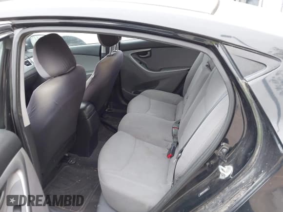 ✅ 2016 Hyundai Elantra SE • VIN: 5NPDH4AE7GH780538 • Lot: 43641463. Listed on IAAI with 178,146 mi. Free auction sales archive from the USA and detailed vehicle history report at DreamBid. Image 8.