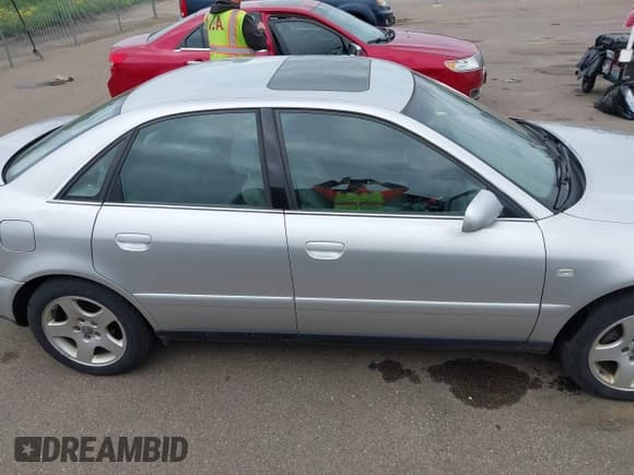 ✅ 2001 Audi A4 • VIN: WAUDH68DX1A010693 • Lot: 42445405. Listed on IAAI with 191,684 mi. Free auction sales archive from the USA and detailed vehicle history report at DreamBid. Image 13.