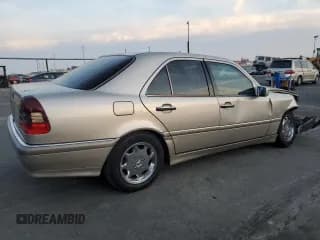 ✅ 1998 Mercedes-Benz C 230/260/280/320 • VIN: WDBHA29G9WA553386 • Лот: 86217474. Опубликован ранее на Copart с пробегом 145 886 миль. Бесплатный доступ к архиву аукционных продаж из США и подробный отчёт об истории автомобиля на DreamBid. Изображение 3.