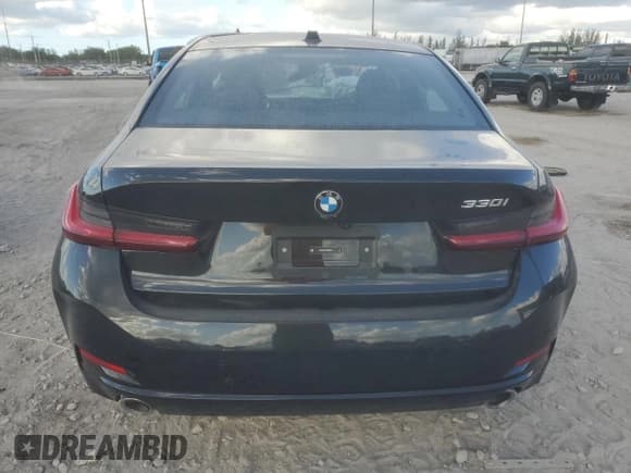 ✅ 2024 BMW 3 Series 330i • VIN: 3MW69FF05R8E88324 • Lot: 86337515. Wystawiony na Copart z przebiegiem Nie podano. Bezpłatny archiwum sprzedaży aukcyjnych z USA i szczegółowy raport historii pojazdu na DreamBid. Zdjęcie 6.